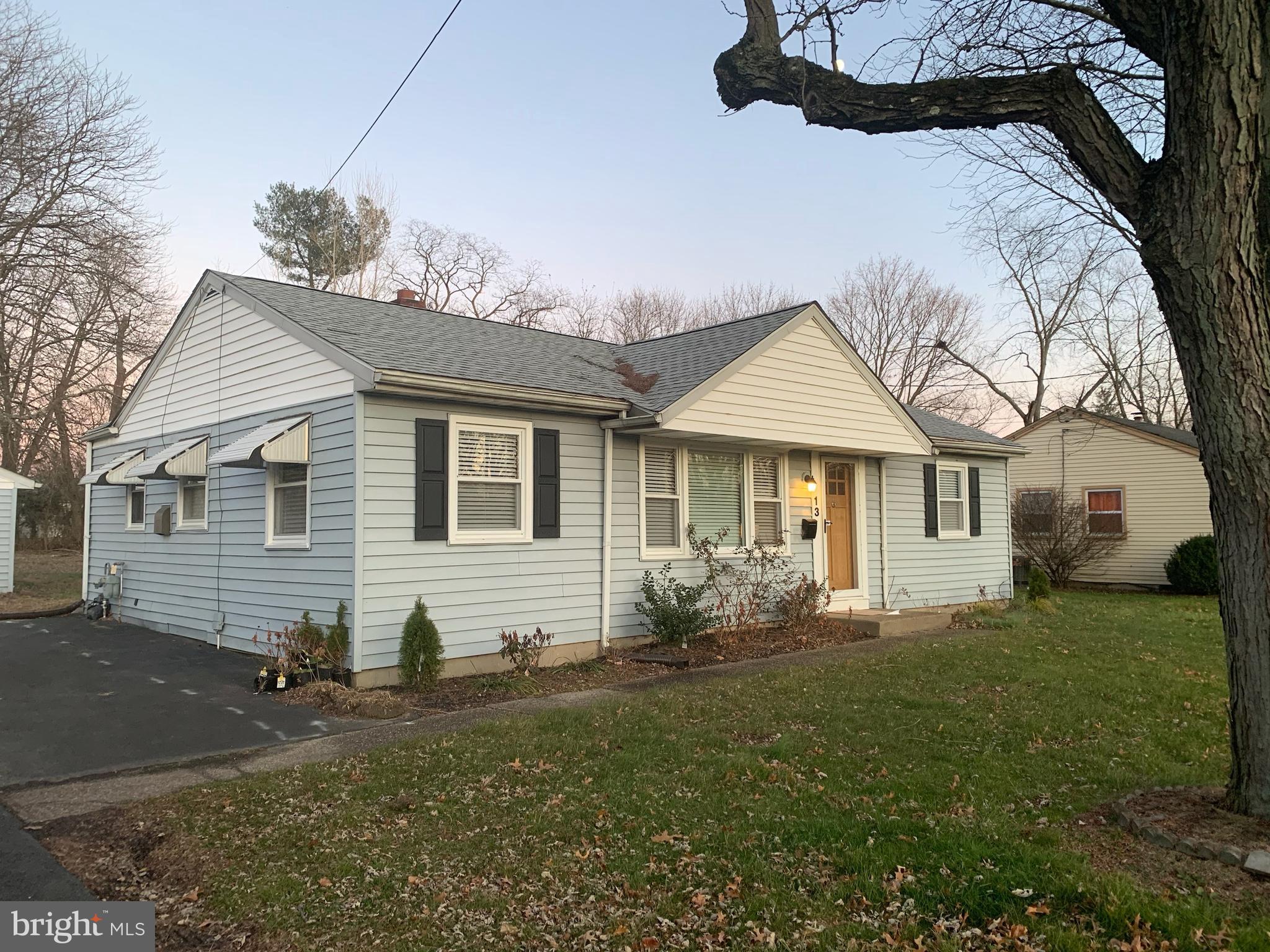 13 Warwick Road Stratford, NJ 08084 - Photo 1 of 9