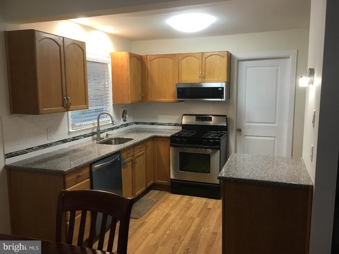 13 Warwick Road Stratford, NJ 08084 - Photo 4 of 9
