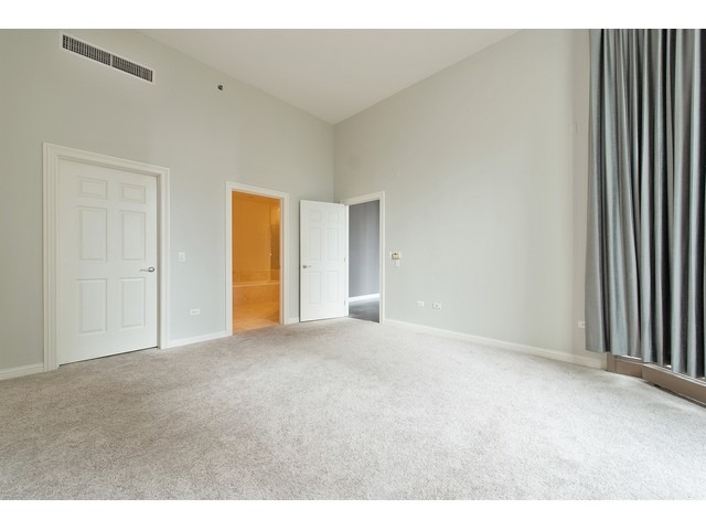 21 East Huron Street, Unit 706 Chicago, IL 60611 - Photo 11 of 20