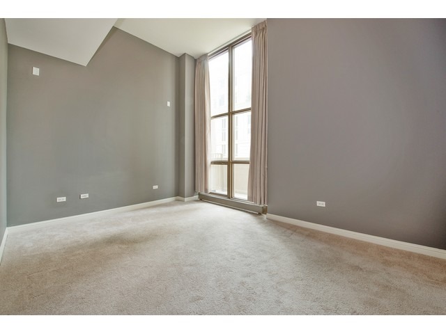 21 East Huron Street, Unit 706 Chicago, IL 60611 - Photo 13 of 20