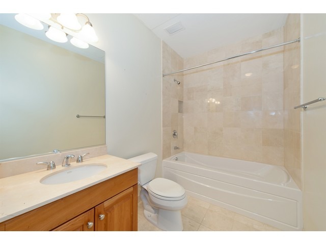 21 East Huron Street, Unit 706 Chicago, IL 60611 - Photo 14 of 20