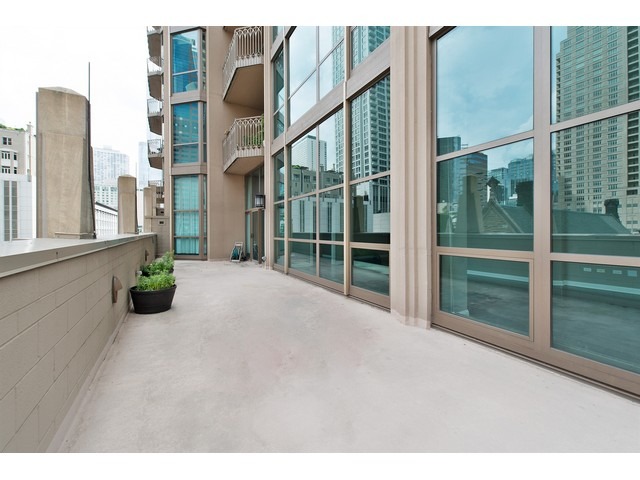 21 East Huron Street, Unit 706 Chicago, IL 60611 - Photo 15 of 20