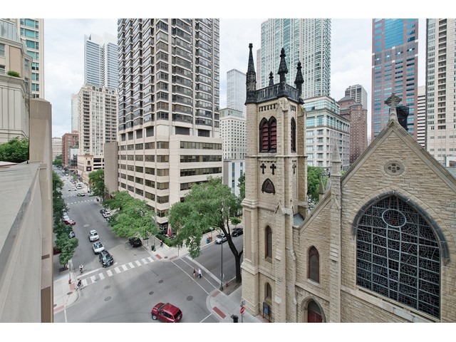 21 East Huron Street, Unit 706 Chicago, IL 60611 - Photo 16 of 20