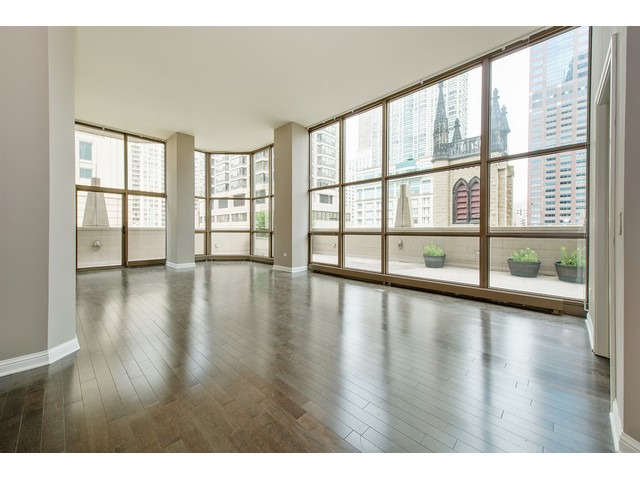 21 East Huron Street, Unit 706 Chicago, IL 60611 - Photo 4 of 20