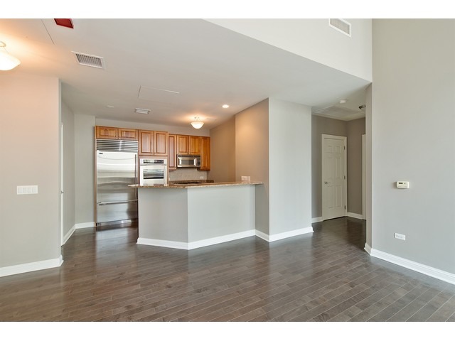 21 East Huron Street, Unit 706 Chicago, IL 60611 - Photo 8 of 20