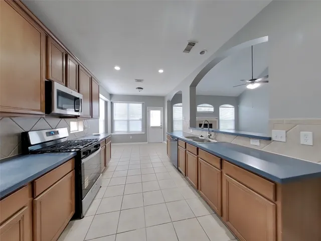 $2,509 | 7506 Parkcross Place, Cypress, TX 77433