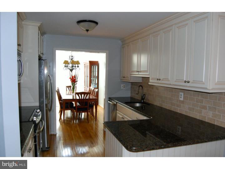 22 Windsor Circle Wayne, PA 19087 - Photo 4 of 21 Gallery Image 4