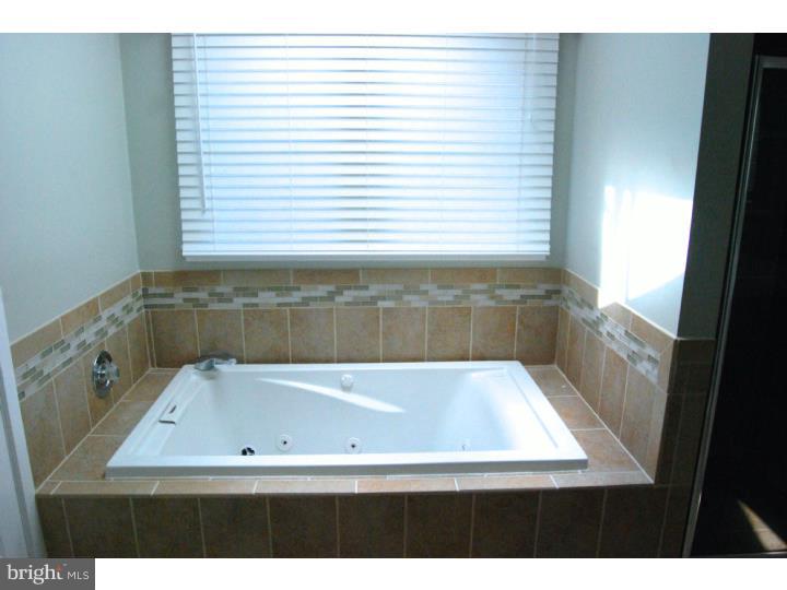 22 Windsor Circle Wayne, PA 19087 - Photo 10 of 21 Gallery Image 10