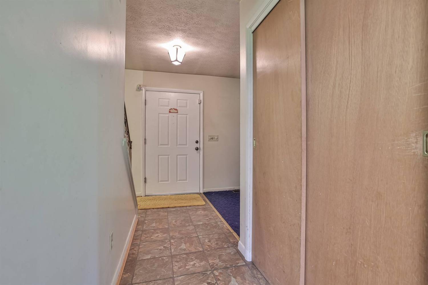 11291 Hanover Road Forest Park, OH 45240 - Photo 4 of 42