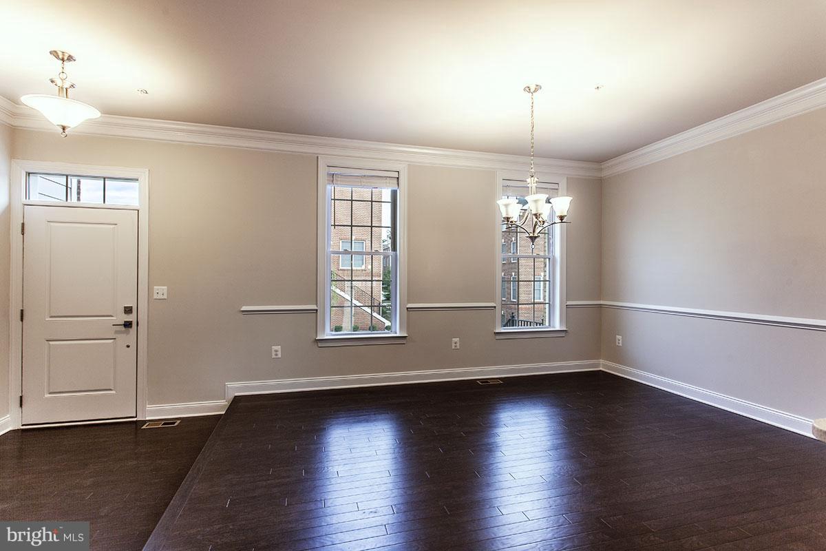 7807 Crystal Brook Way Hanover, MD 21076 - Photo 5 of 24 Living Room