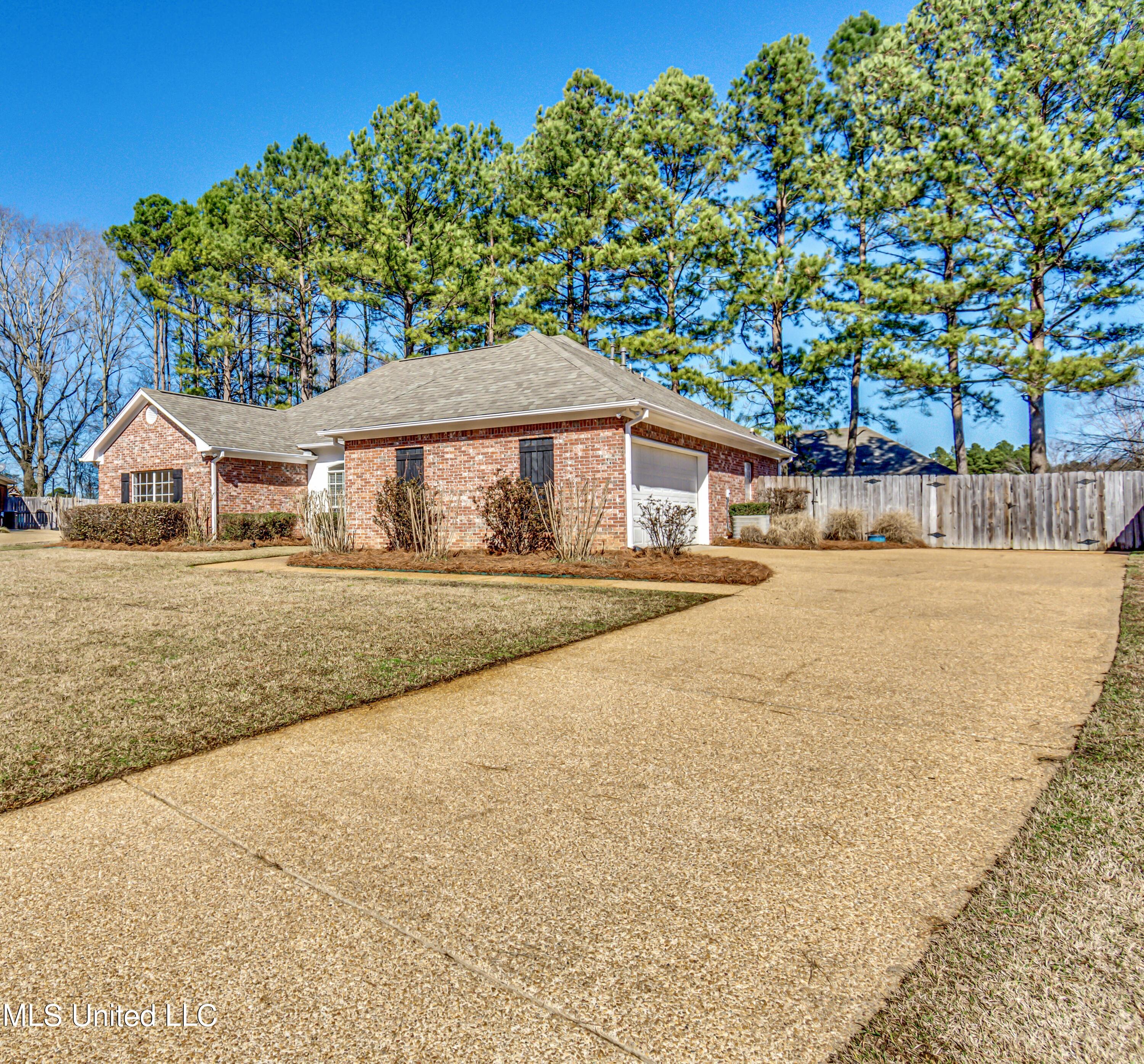 167 Hunters Row Madison, MS 39110 - Photo 21 of 22 088FC2B3-06BD-4276-8E81-F6E82E25B228_1_2