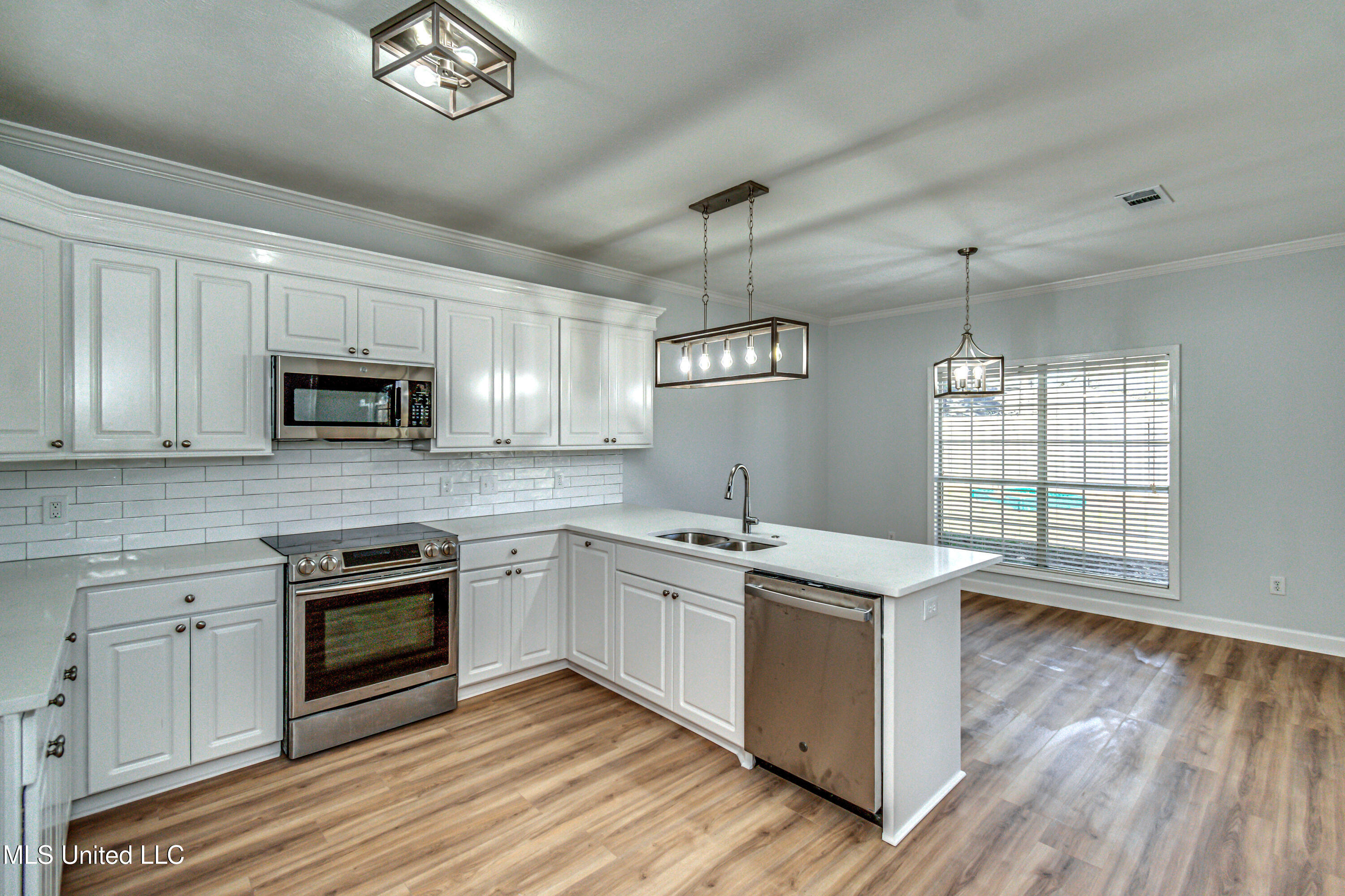 167 Hunters Row Madison, MS 39110 - Photo 5 of 22 145D32BF-3437-4EEA-A3BA-1ABAA9AFA4E8