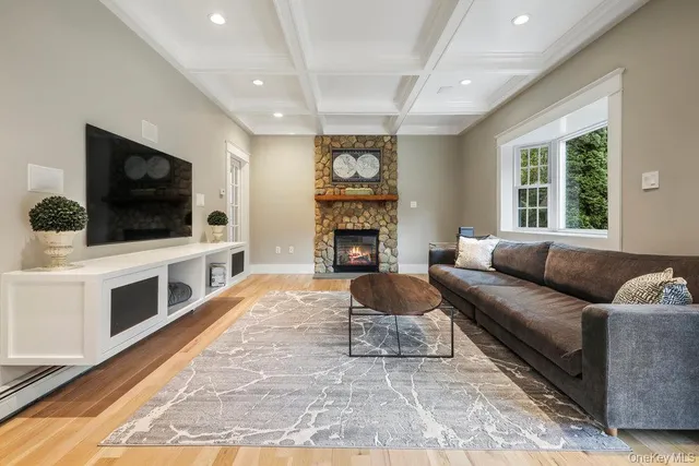 $2,750,000 | 26 Box Tree Road, East Quogue, NY 11942