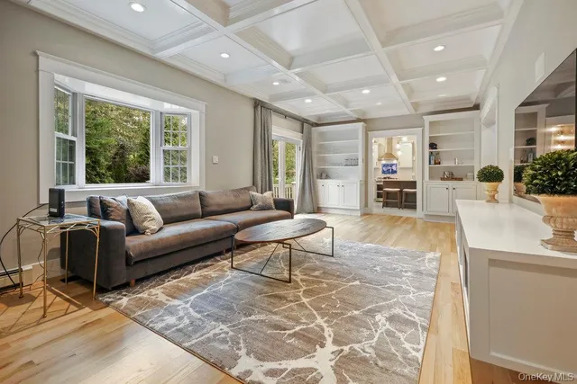 $2,750,000 | 26 Box Tree Road, East Quogue, NY 11942