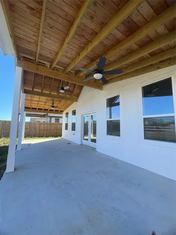 $389,000 | 322 Little Spg Court, Anahuac, TX 77514