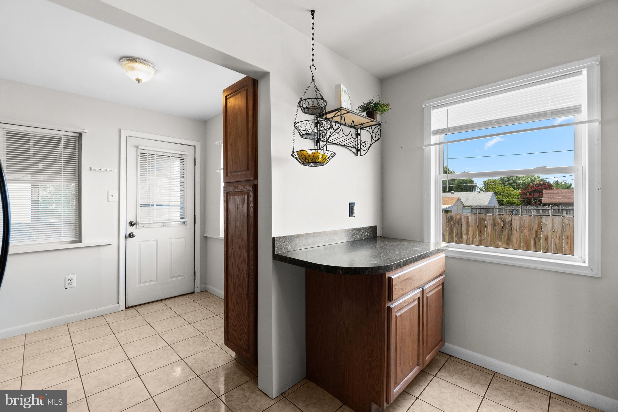1712 Leslie Road Baltimore, MD 21222 - Photo 13 of 33 Kitchen