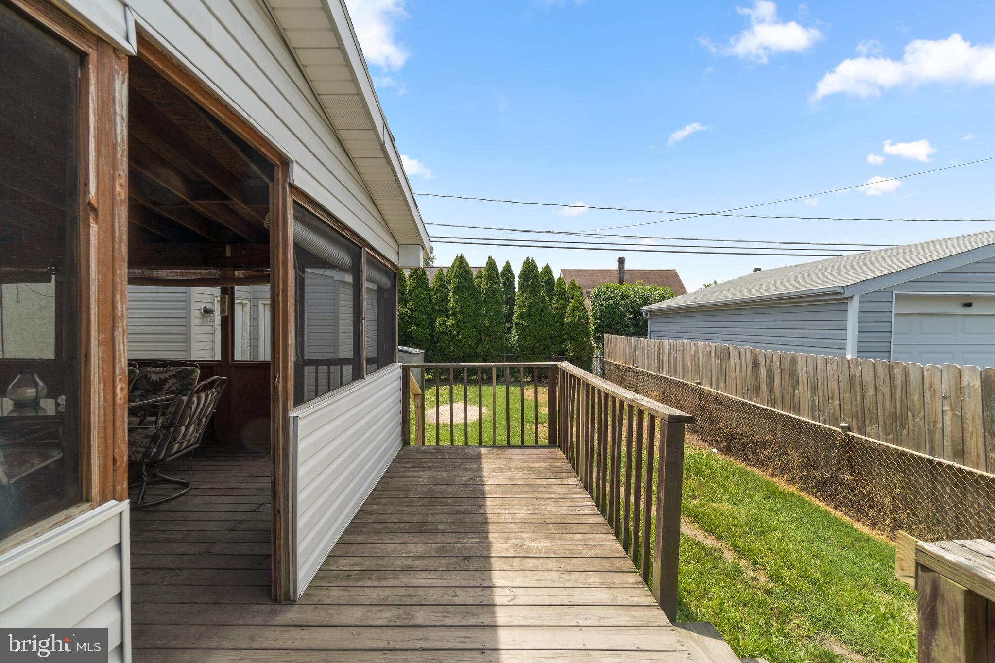 1712 Leslie Road Baltimore, MD 21222 - Photo 28 of 33 Rear Deck