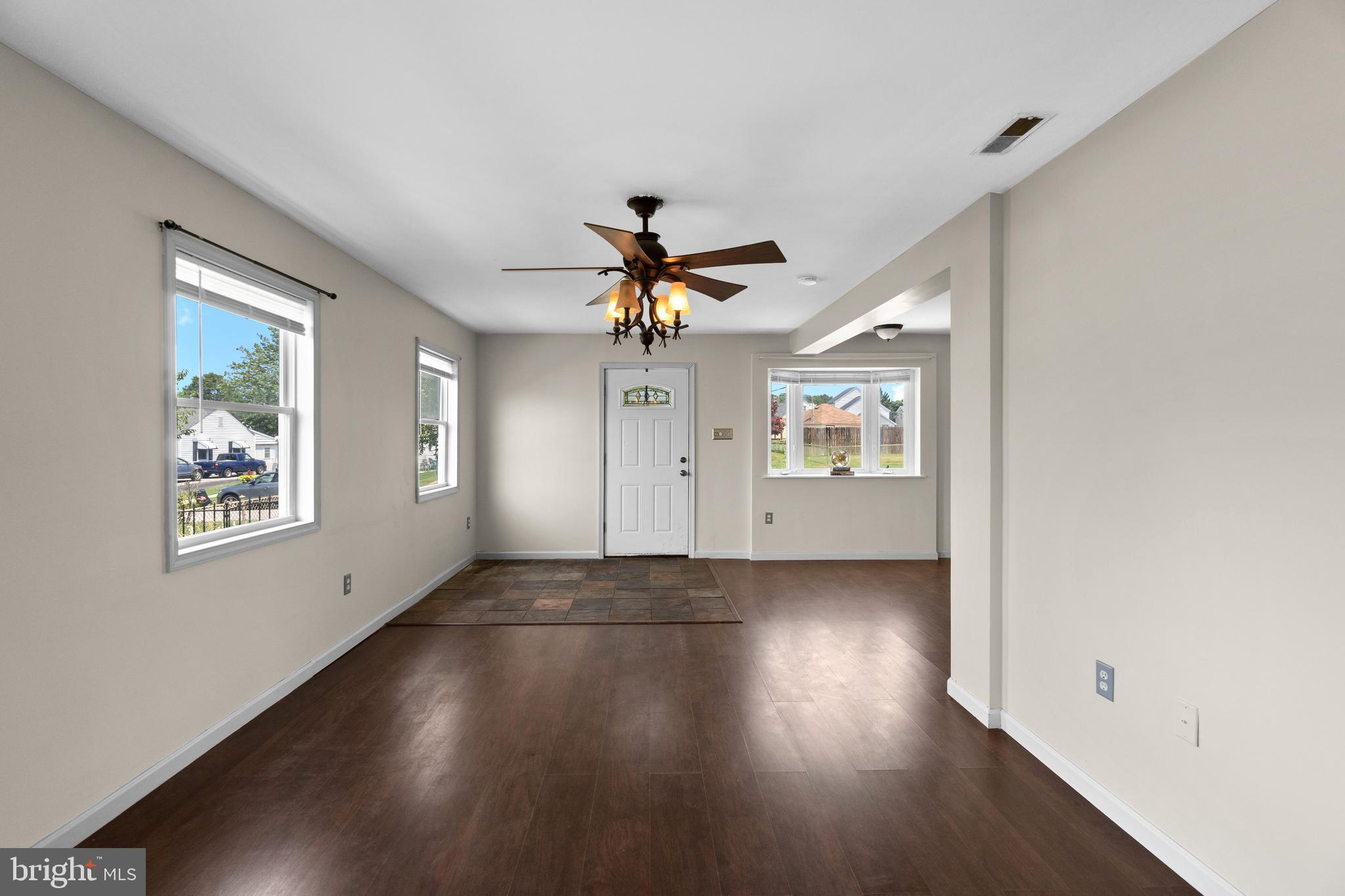 1712 Leslie Road Baltimore, MD 21222 - Photo 7 of 33 Dining Area