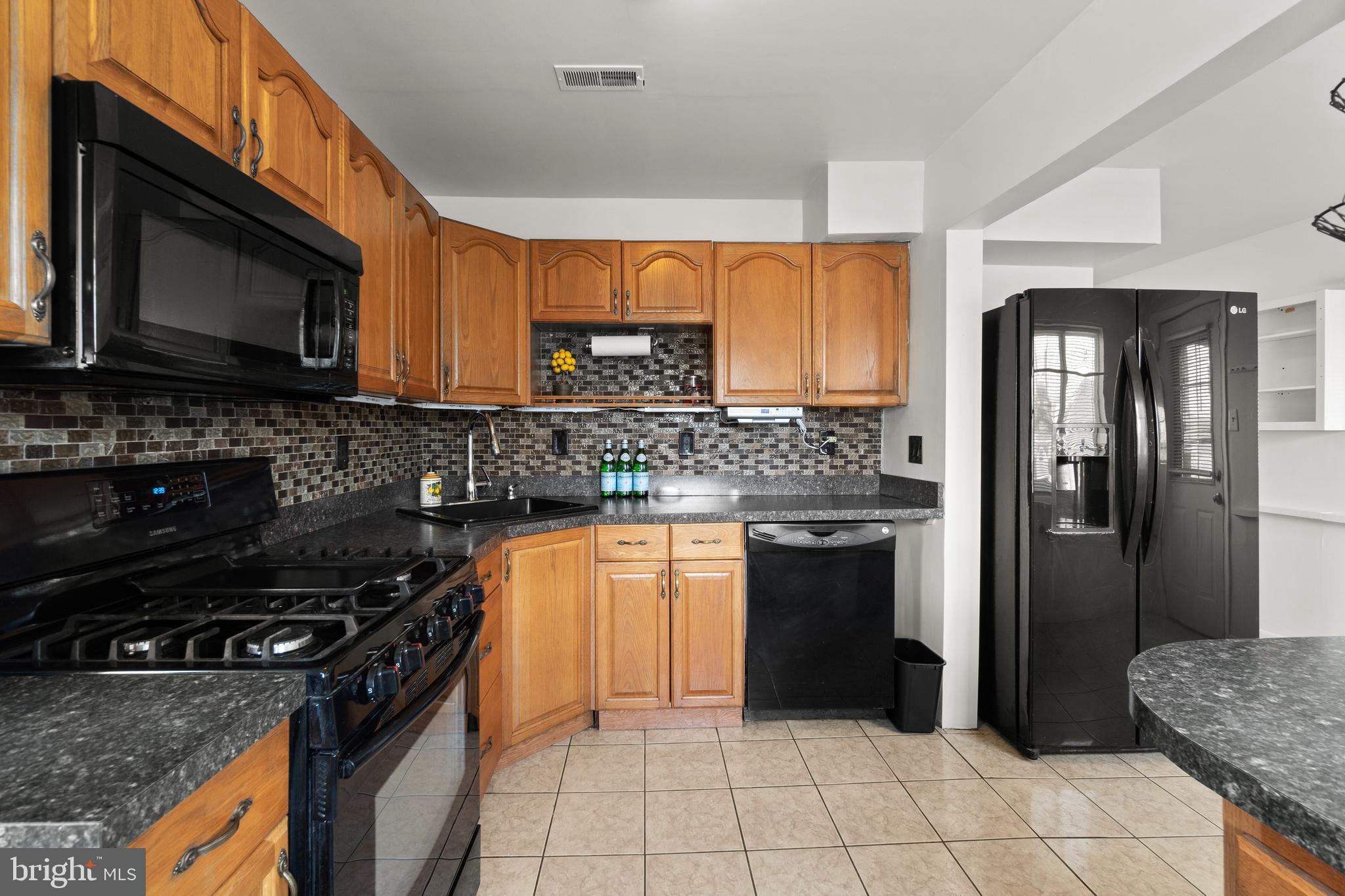 1712 Leslie Road Baltimore, MD 21222 - Photo 10 of 33 Kitchen