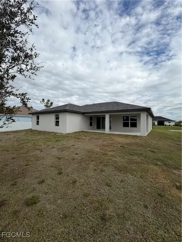 a big room with yard