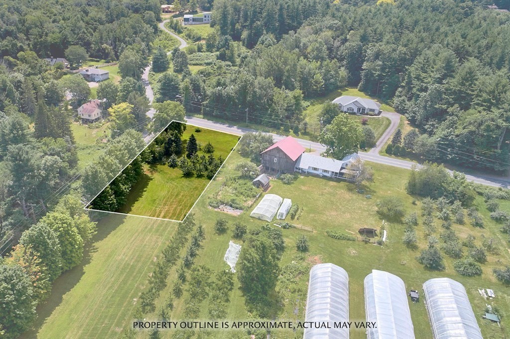 416 Bay Road Amherst, MA 01002 - Photo 4 of 42