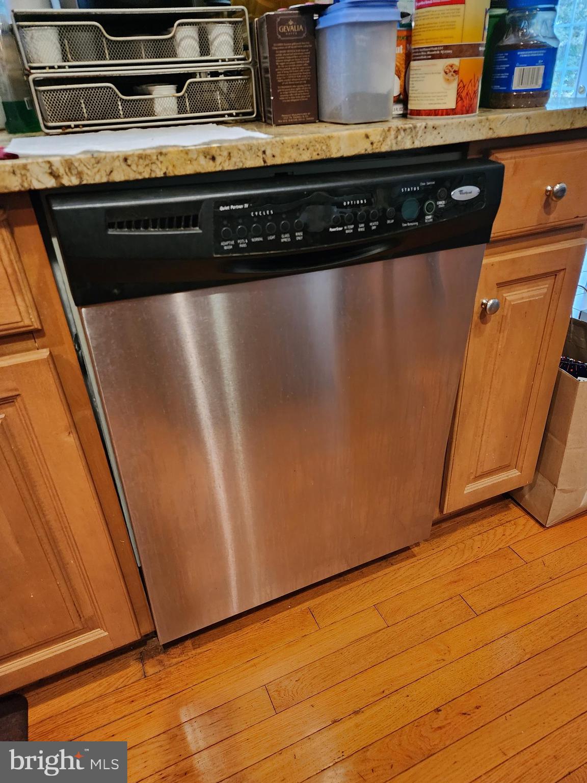 9815 Oxbridge Way Bowie, MD 20721 - Photo 15 of 28 a close view of a stove and cabinets
