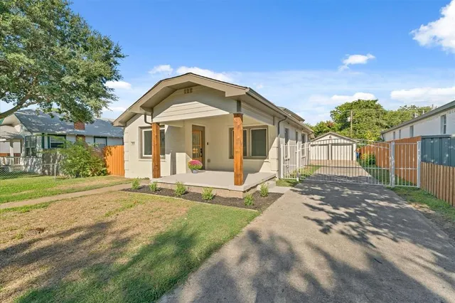 $3,950 | 814 Turner Avenue, Dallas, TX 75208