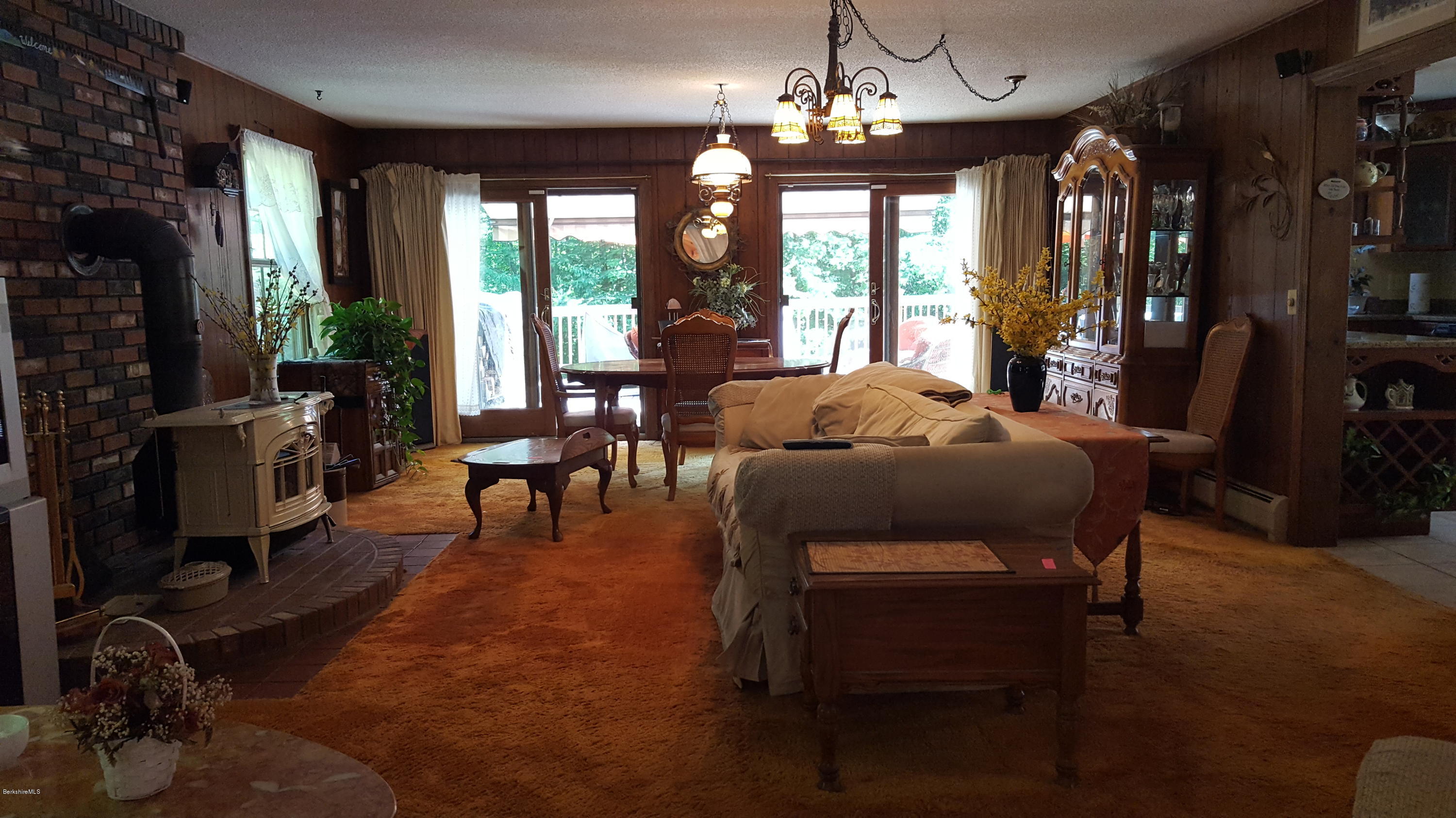 96 Shore Road Hinsdale, MA 01235 - Photo 8 of 67 Great room 3