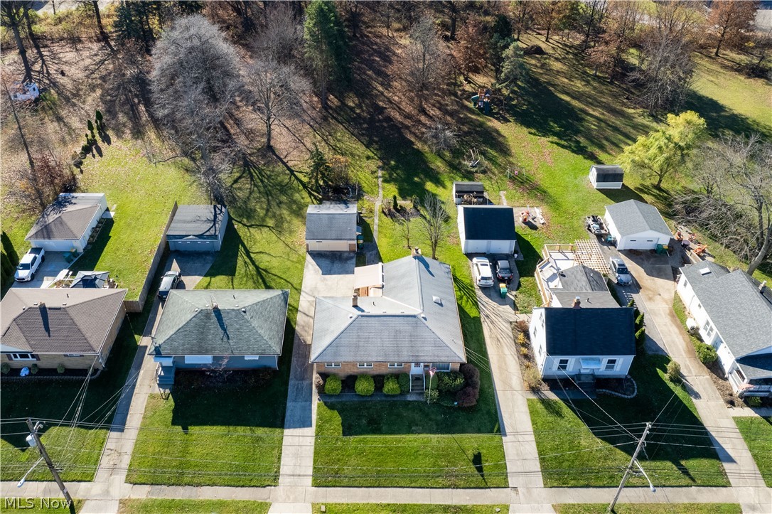 14644 Pease Road Maple Heights, OH 44137 - Photo 4 of 35