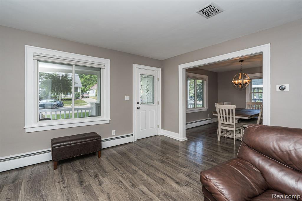 746 Ludlow Avenue Rochester, MI 48307 - Photo 10 of 34
