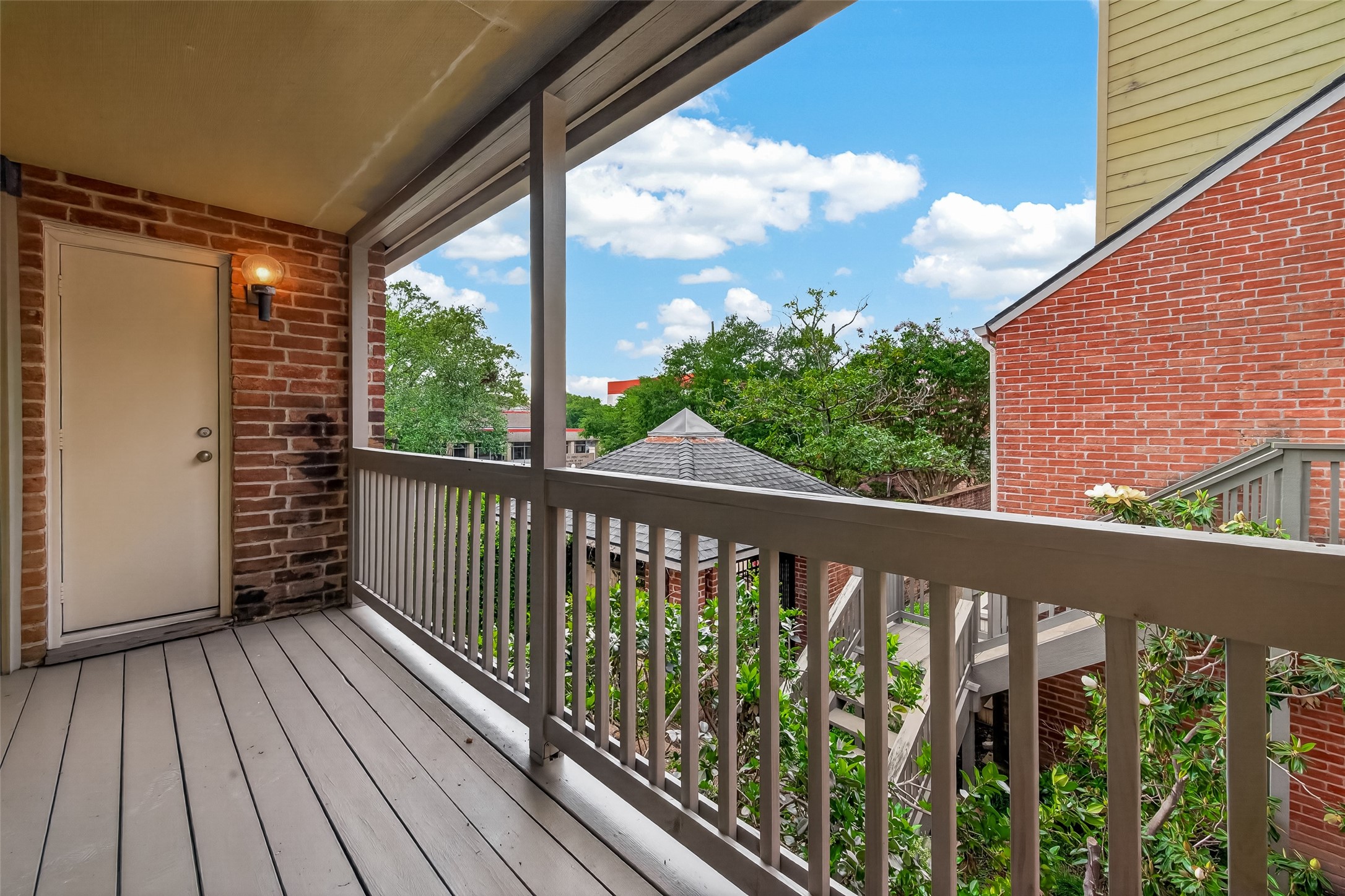 2829 Timmons Lane, Unit 144 Houston, TX 77027 - Photo 27 of 41 A charming cozy balcony