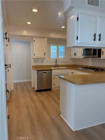 $4,500 | 7622 Don Drive, Huntington Beach, CA 92647