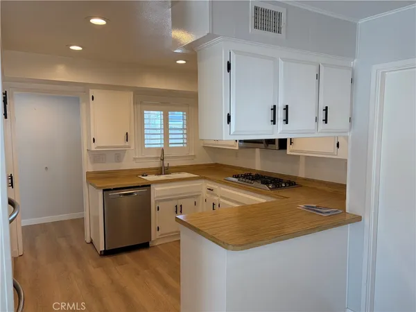 $4,500 | 7622 Don Drive, Huntington Beach, CA 92647