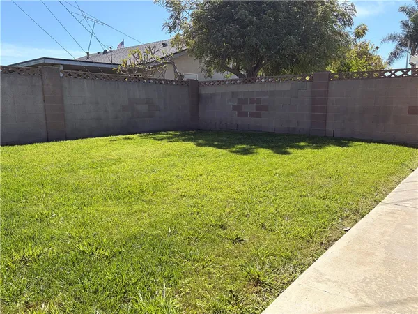 $4,500 | 7622 Don Drive, Huntington Beach, CA 92647