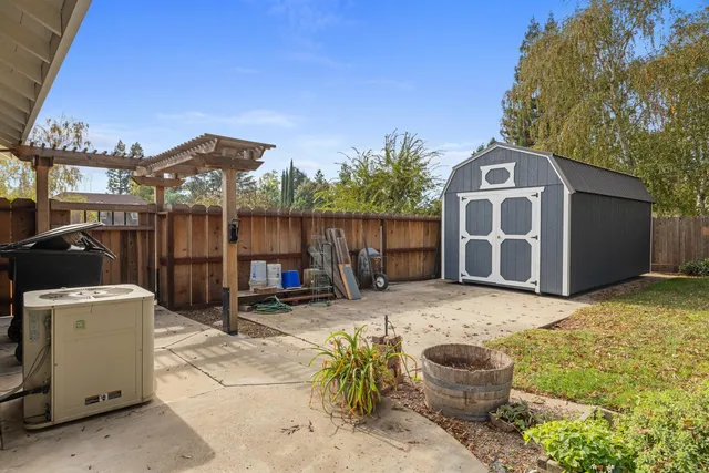 $980,000 | 10601 Isabel Hunter Court, Oakdale, CA 95361