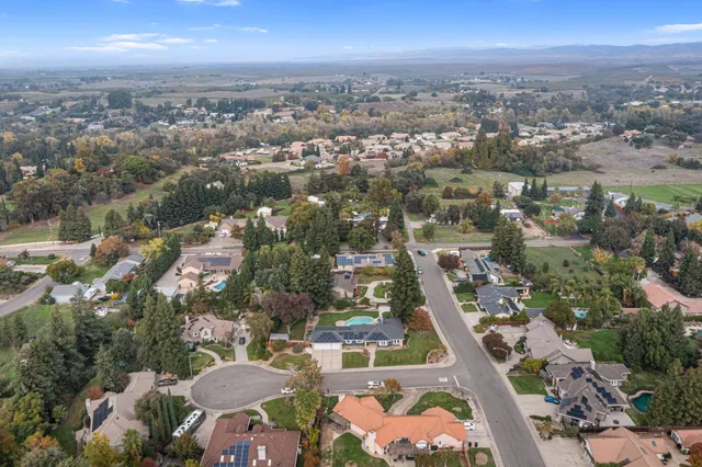 $980,000 | 10601 Isabel Hunter Court, Oakdale, CA 95361