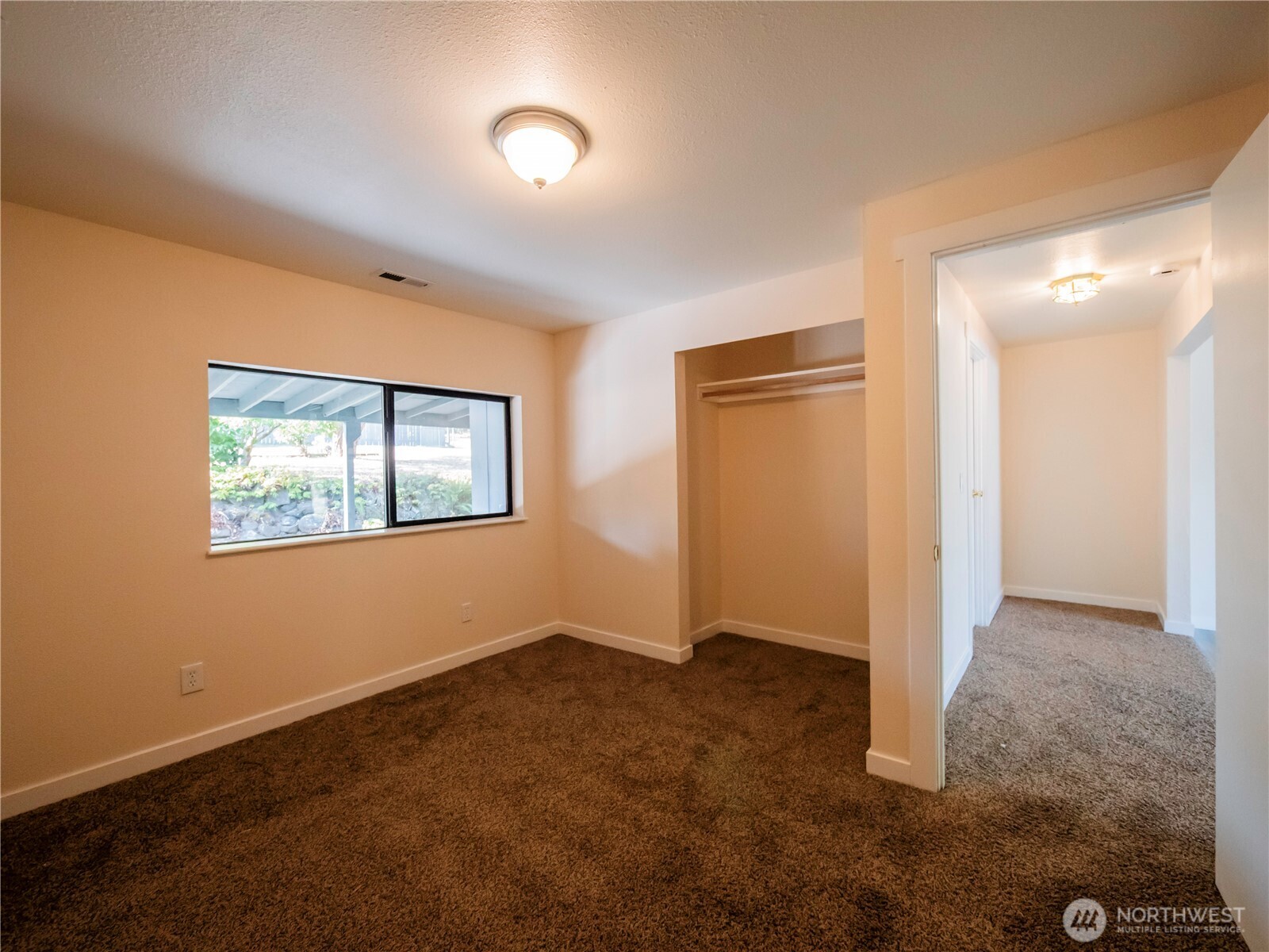 500 Mill Creek Road Southeast Shelton, WA 98584 - Photo 22 of 39 an empty room with windows