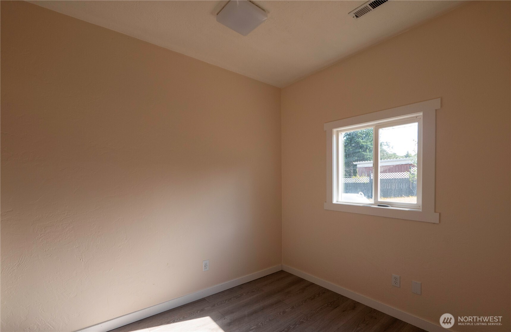 500 Mill Creek Road Southeast Shelton, WA 98584 - Photo 9 of 39 an empty room with a window