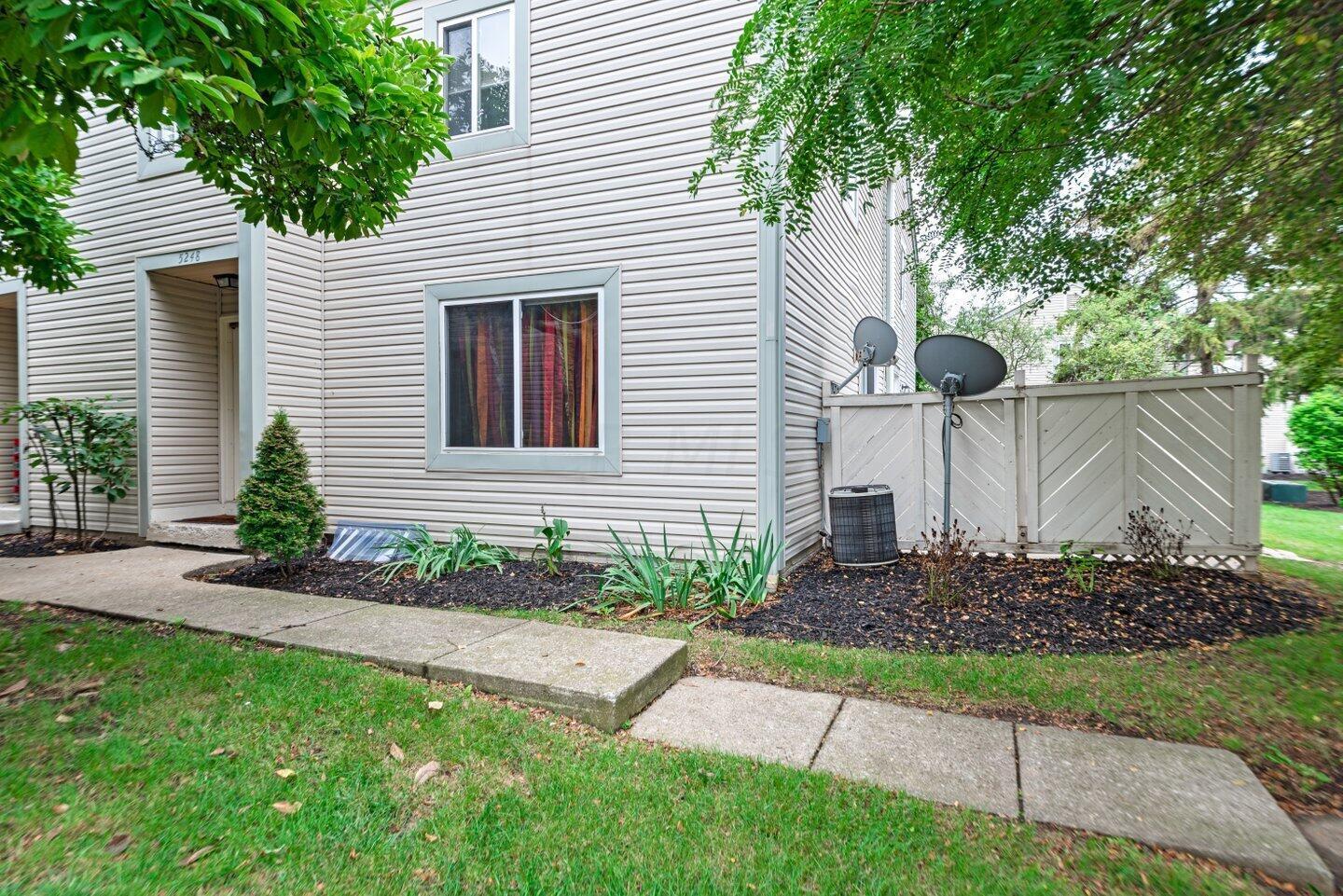 5248 Dierker Road, Unit C Columbus, OH 43220 - Photo 2 of 25