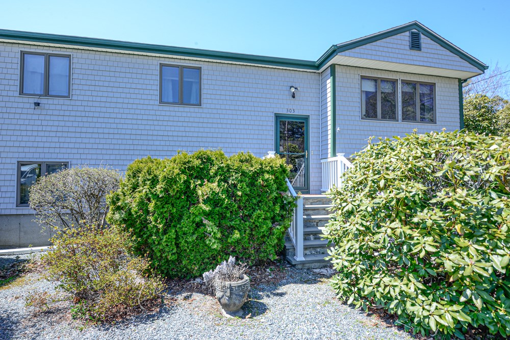 303 Middle Road Portsmouth, RI 02871 - Photo 31 of 32