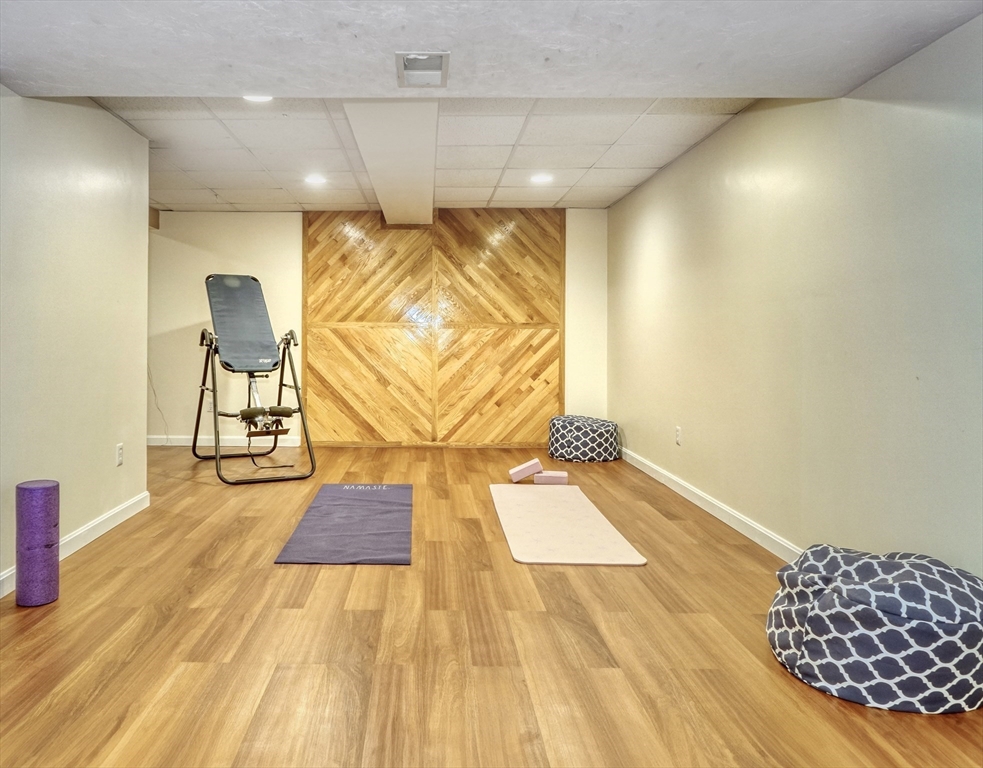 10 Garland Road Lincoln, MA 01773 - Photo 31 of 39