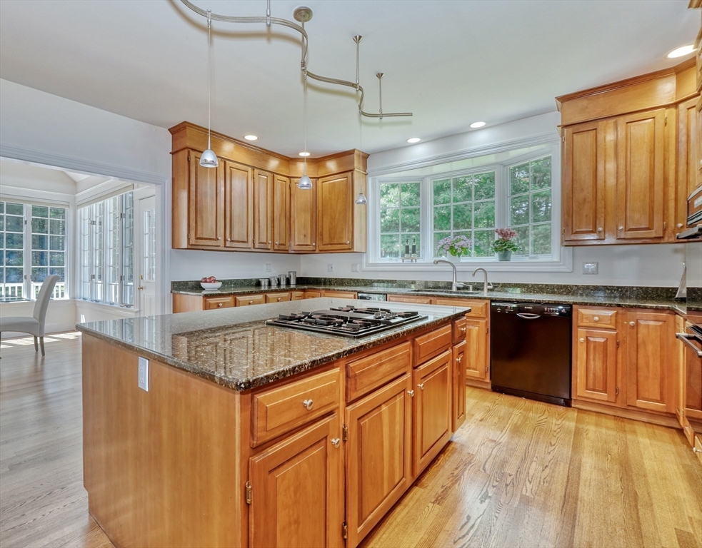 10 Garland Road Lincoln, MA 01773 - Photo 9 of 39