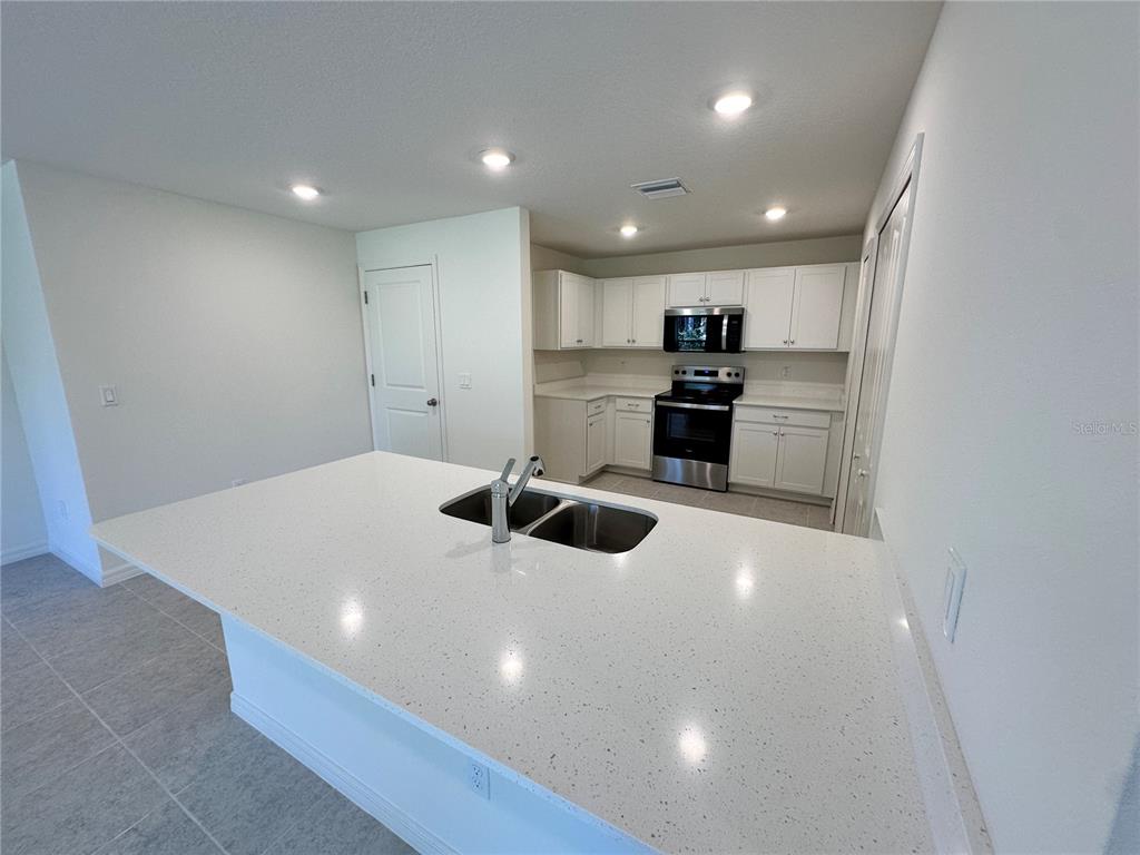 41 Round Tree Drive Palm Coast, FL 32164 - Photo 2 of 14