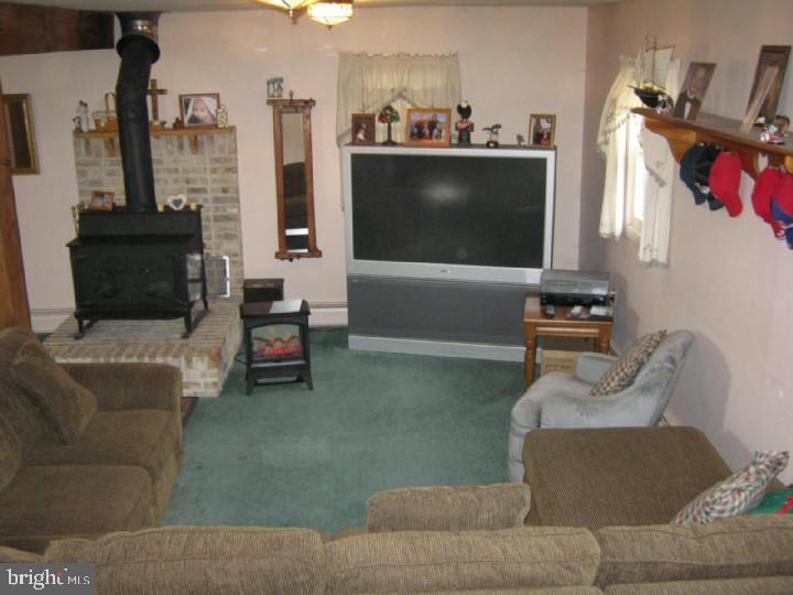 234 Alloway-Woodstown Road Alloway, NJ 08098 - Photo 11 of 20 Family Room