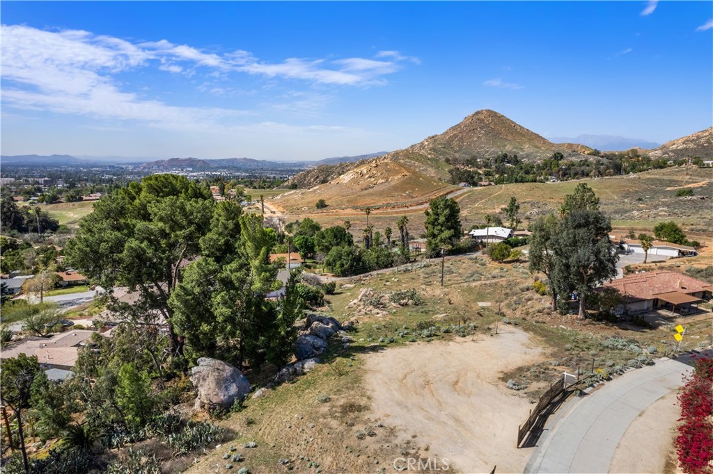 2935 Galaxie Heights Road Riverside, CA 92507 - Photo 27 of 45 Gallery Image 27