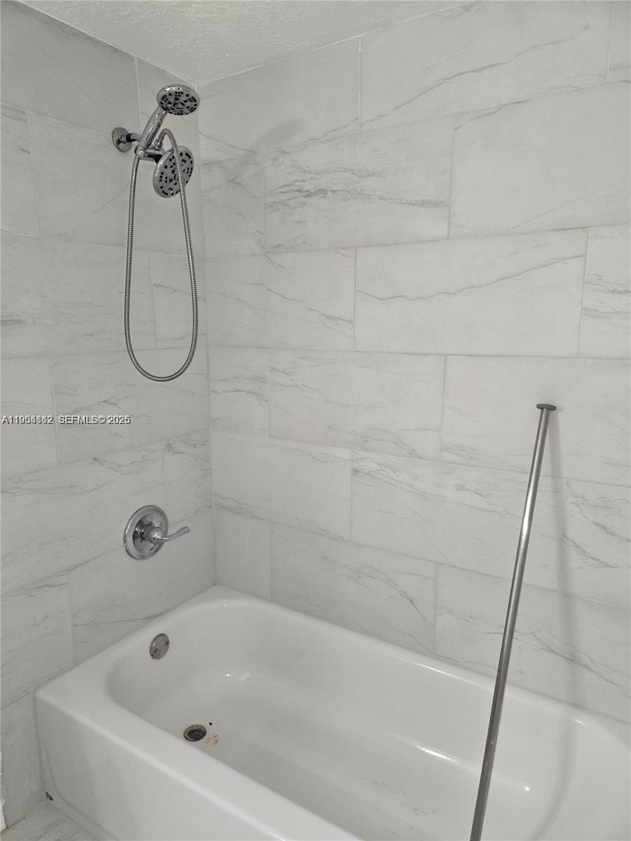 2730 West 76th Street, Unit 201 Hialeah, FL 33016 - Photo 10 of 14