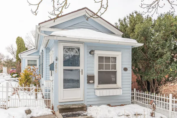 $180,000 | 209 North Ann Arbor Street, Saline, MI 48176