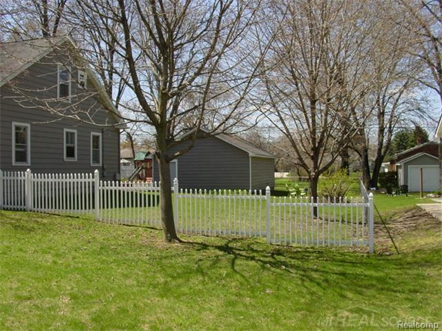 2676 Gerald Avenue Rochester Hills, MI 48307 - Photo 5 of 22
