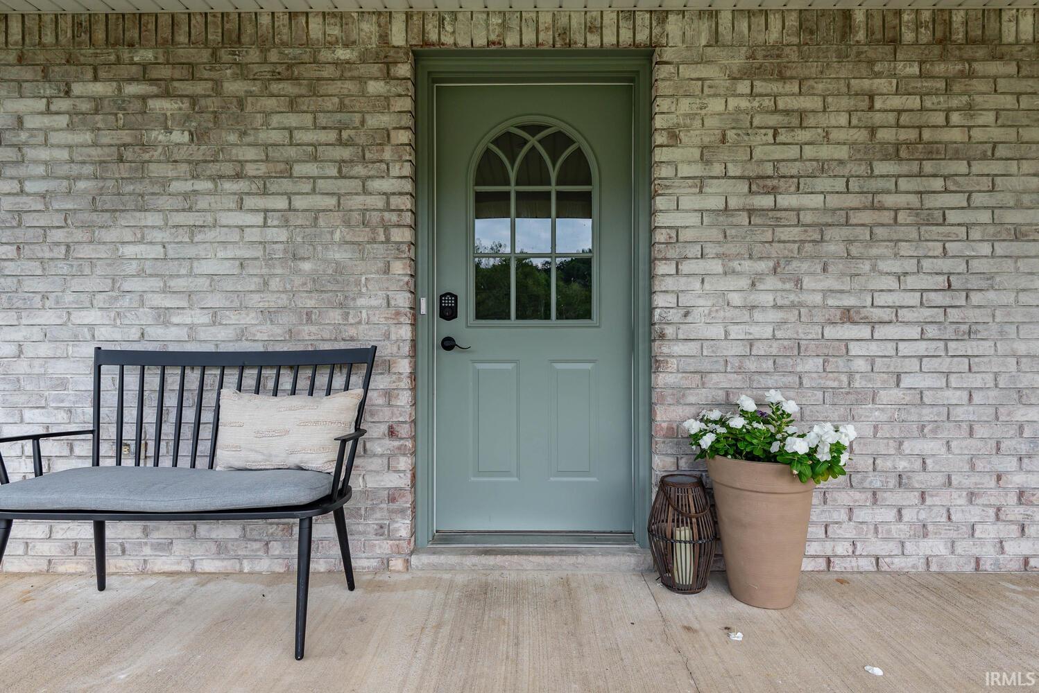 834 South Rockeast Road Bloomington, IN 47403 - Photo 3 of 31