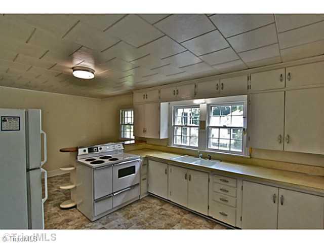 8016 Lester Road Stokesdale, NC 27357 - Photo 5 of 14 Kitchen.